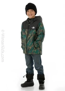 The North Face Boys Reversible Perrito Jacket -Winter Kids Clothing Store fw2021 tnf boysreversibleperritojacket evergreenmountaincamoprint modelf2